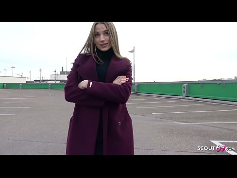 ❤️ GERMAN SCOUT SE YON RÈV TOUCH STEELE, PARKING TELLTALE AK SEXY POU LAJAN ❤️❌ Videyo sèks nan nou
